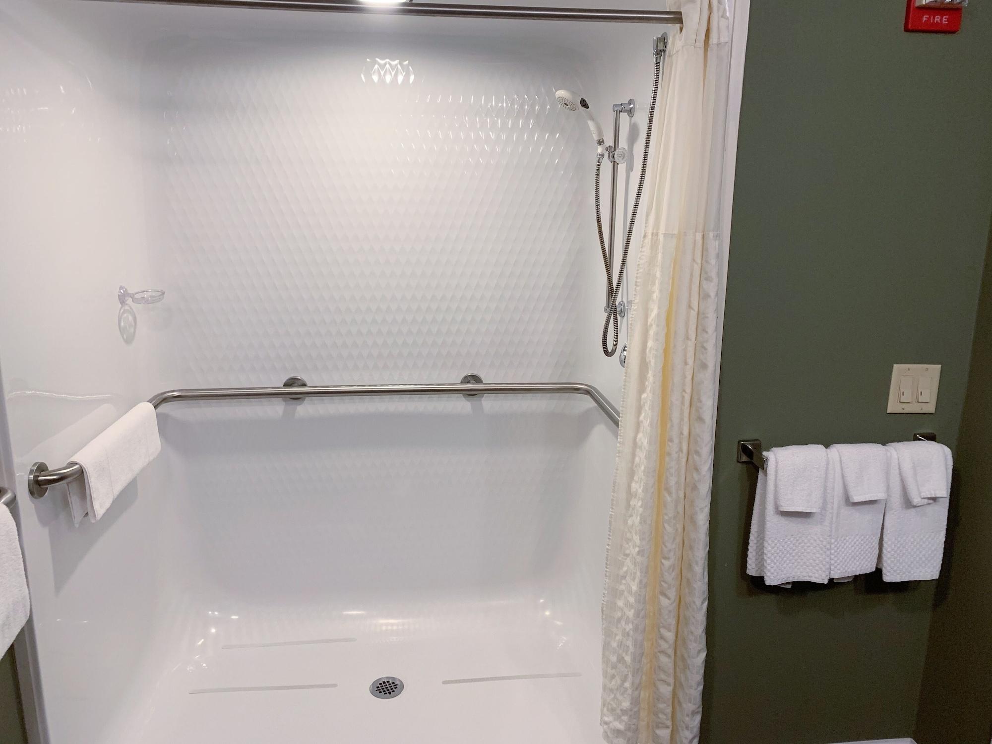 Sleep Inn & Suites Queensbury - Lake George Εξωτερικό φωτογραφία