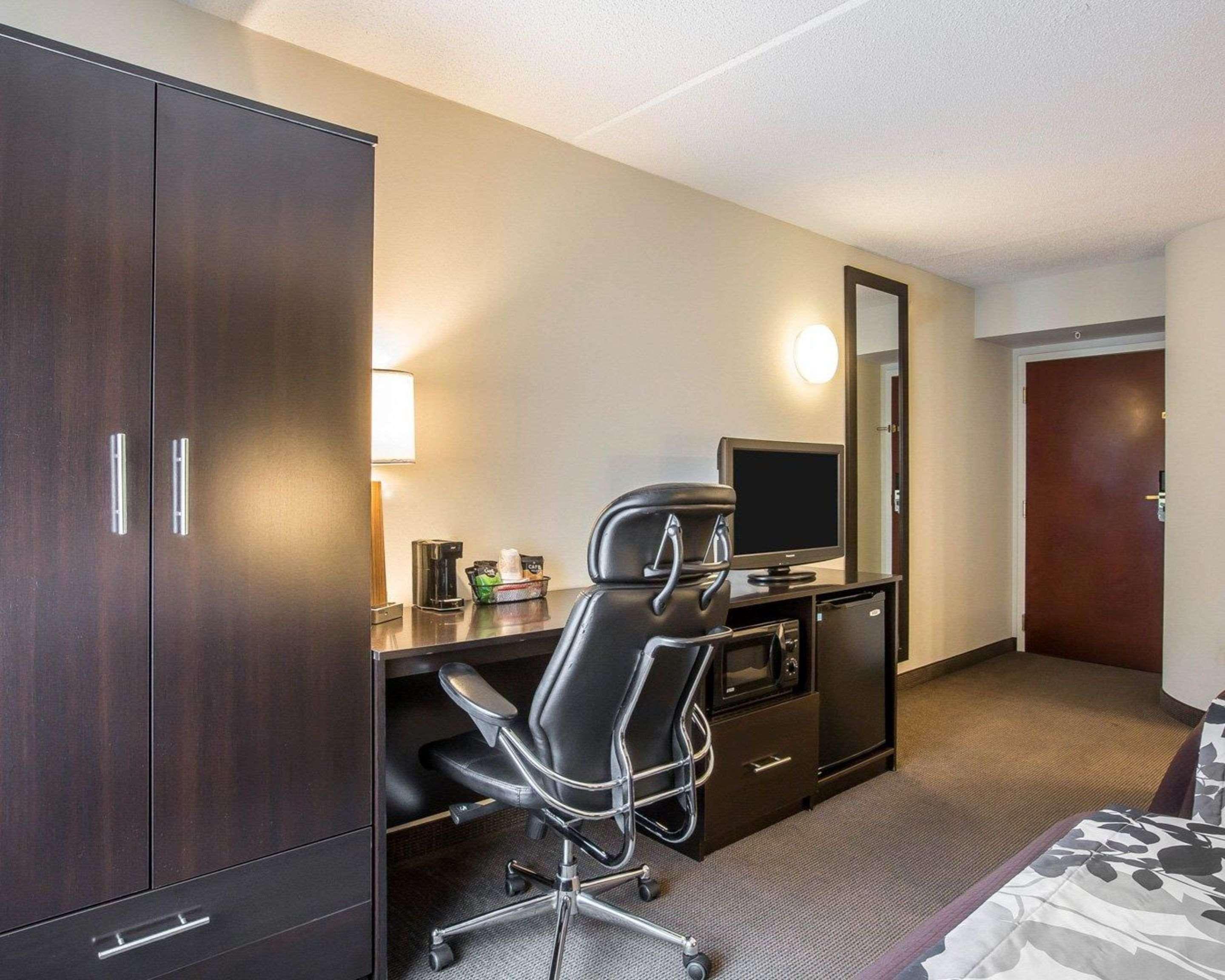 Sleep Inn & Suites Queensbury - Lake George Εξωτερικό φωτογραφία