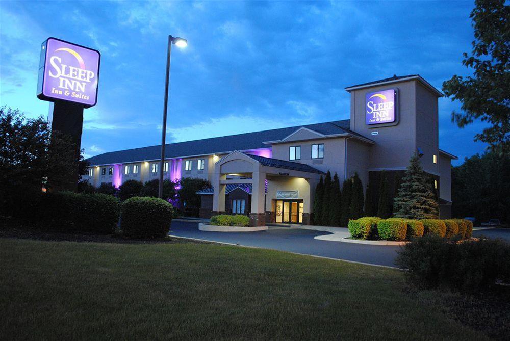 Sleep Inn & Suites Queensbury - Lake George Εξωτερικό φωτογραφία