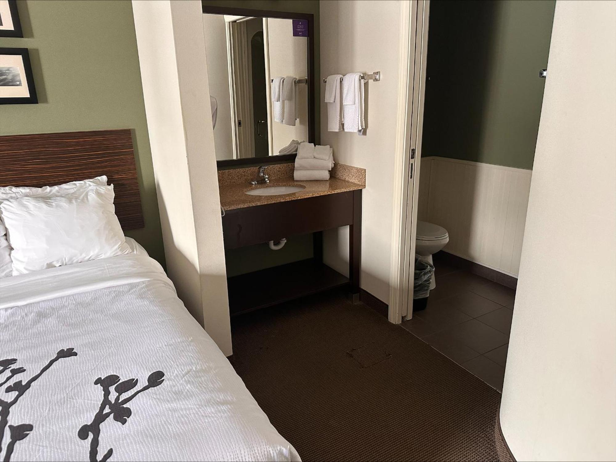 Sleep Inn & Suites Queensbury - Lake George Εξωτερικό φωτογραφία