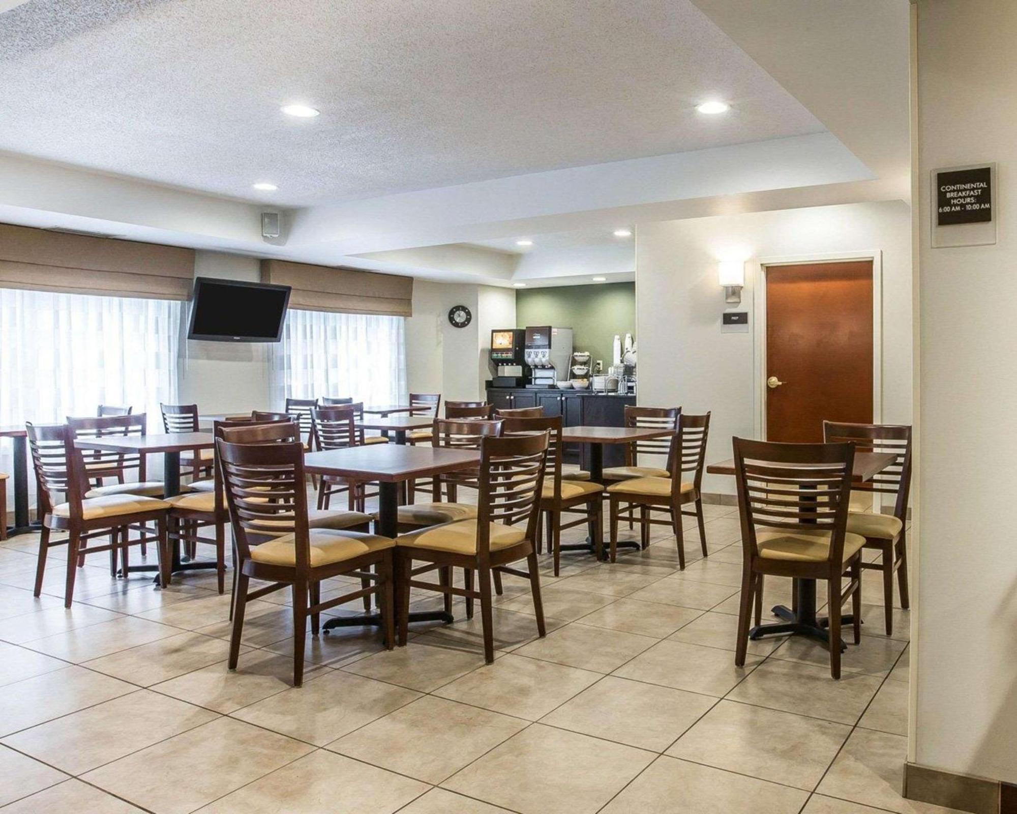 Sleep Inn & Suites Queensbury - Lake George Εξωτερικό φωτογραφία