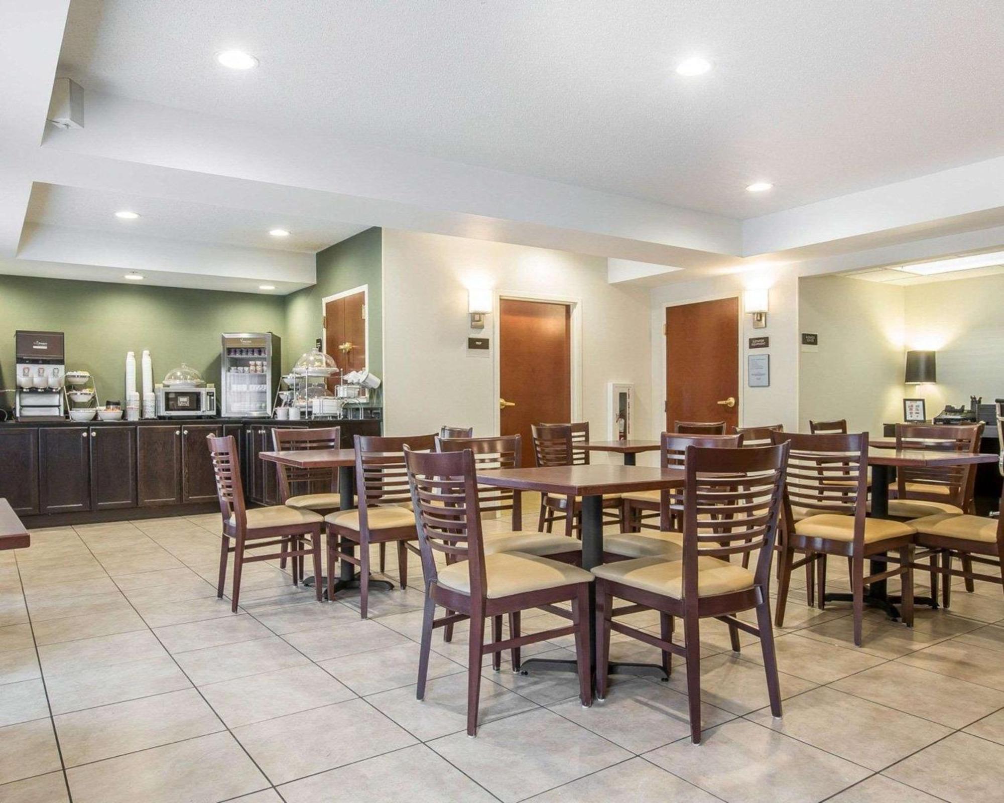 Sleep Inn & Suites Queensbury - Lake George Εξωτερικό φωτογραφία