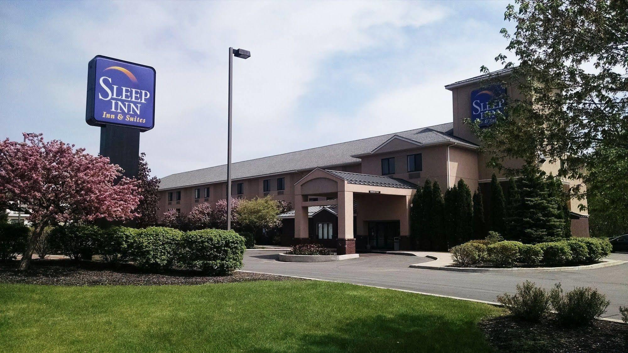 Sleep Inn & Suites Queensbury - Lake George Εξωτερικό φωτογραφία